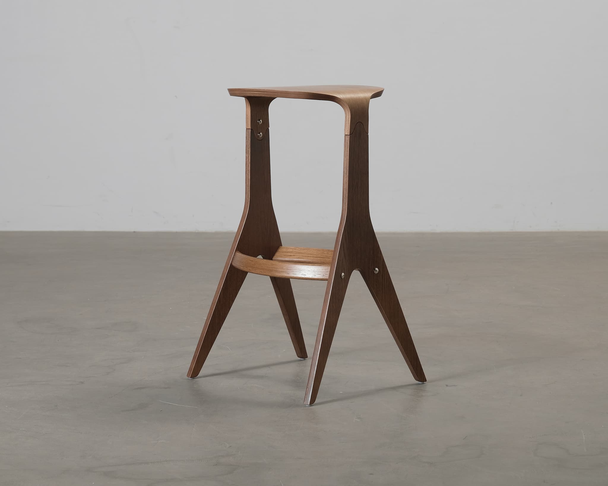 Poiat Lavitta baarituoli tumma tammi