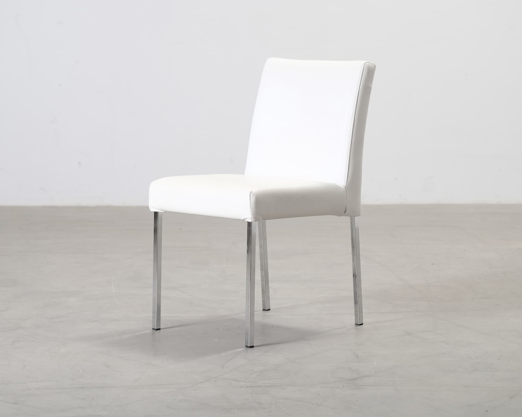 Pedro ruokapöydän tuoli valkoinen nahka