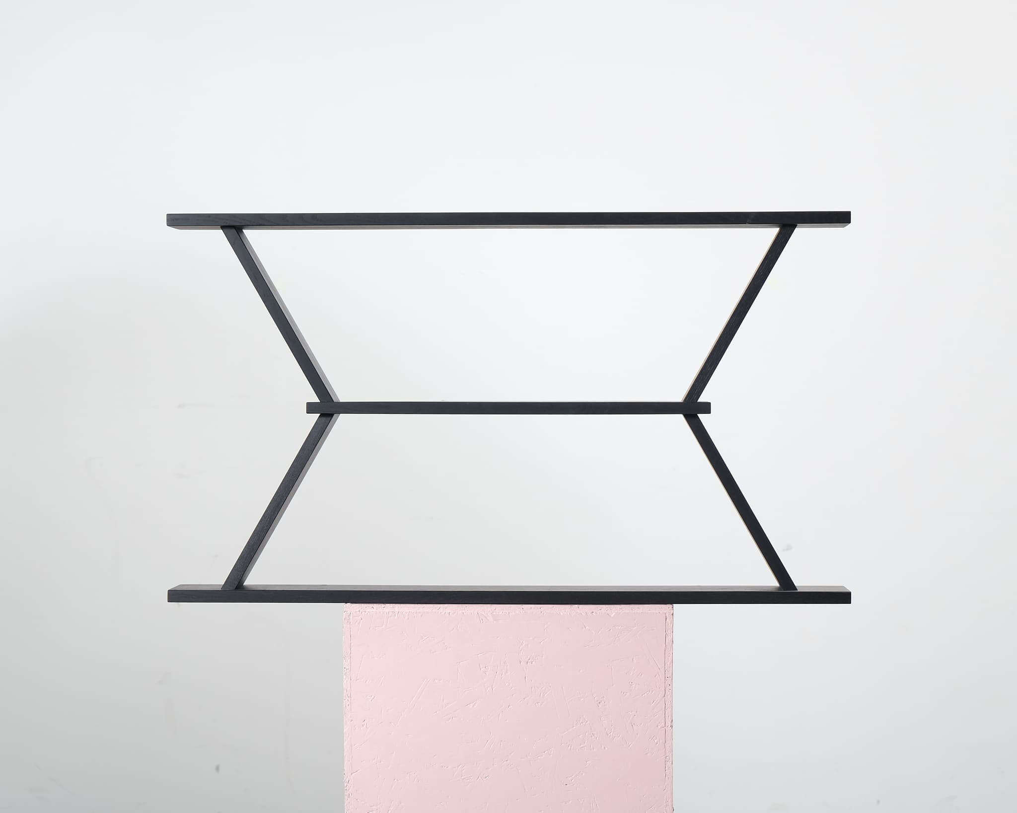 Tebian seinähylly musta – Tebian