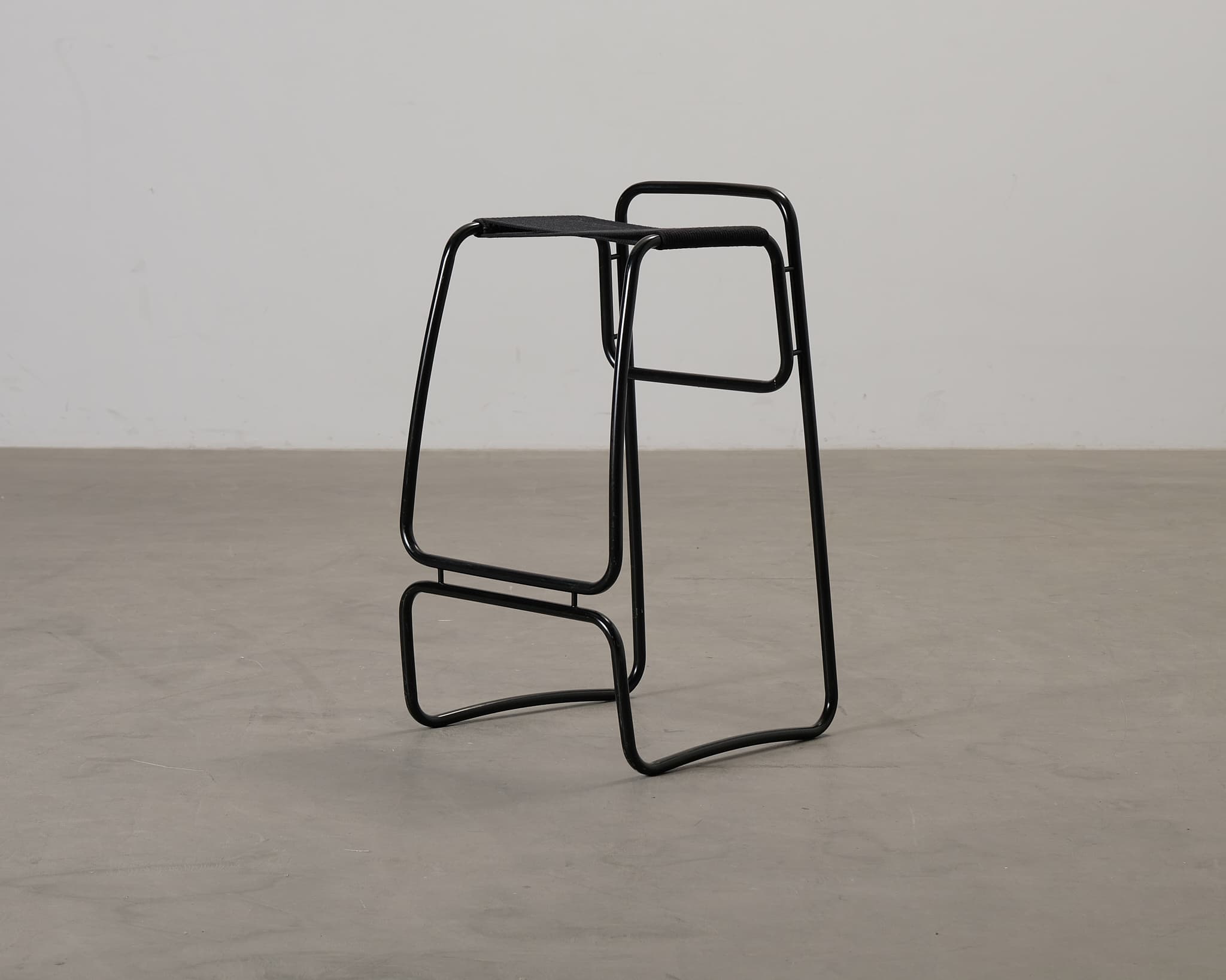 Bolia baarituoli musta