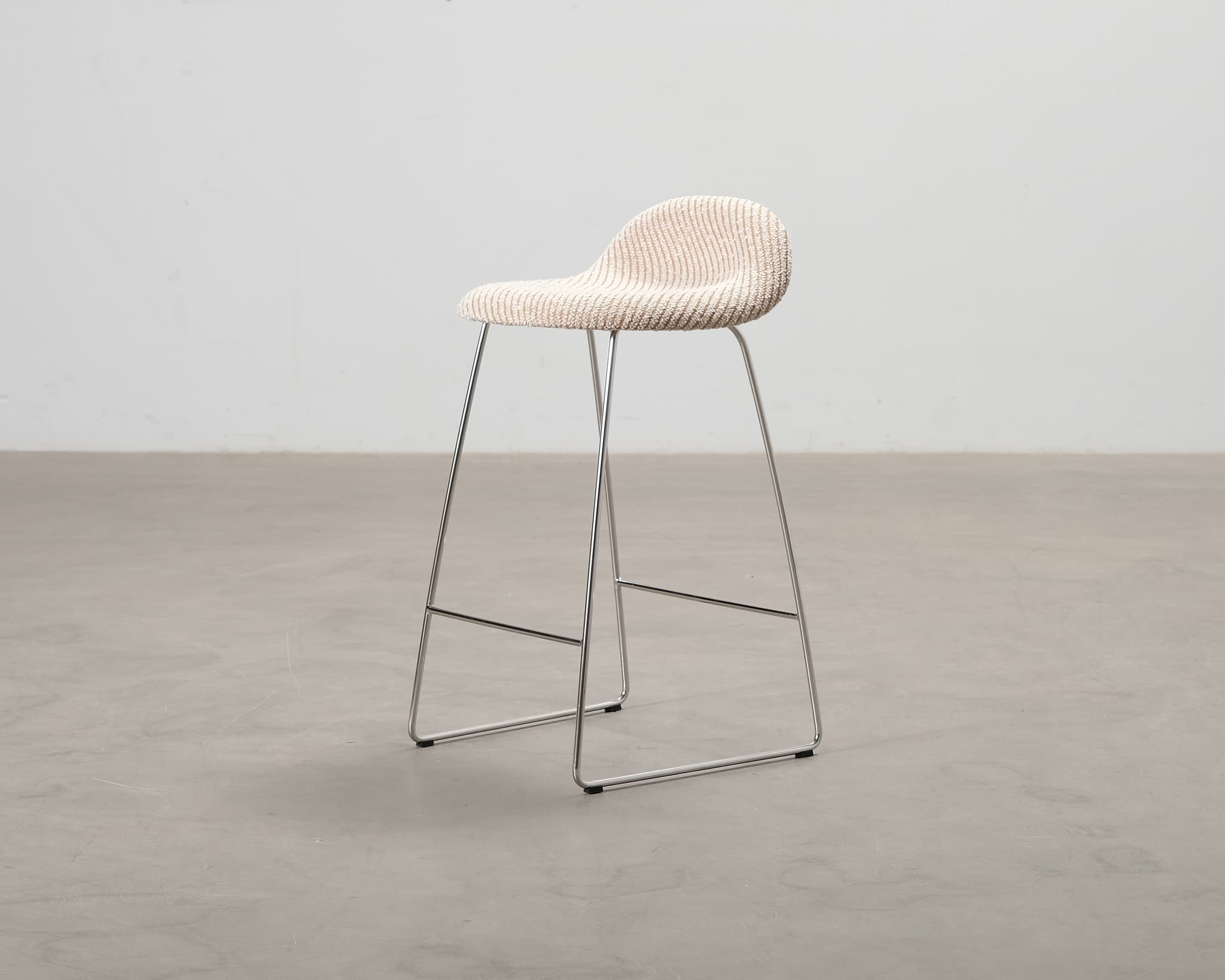 GUBI 3D baarituoli beige