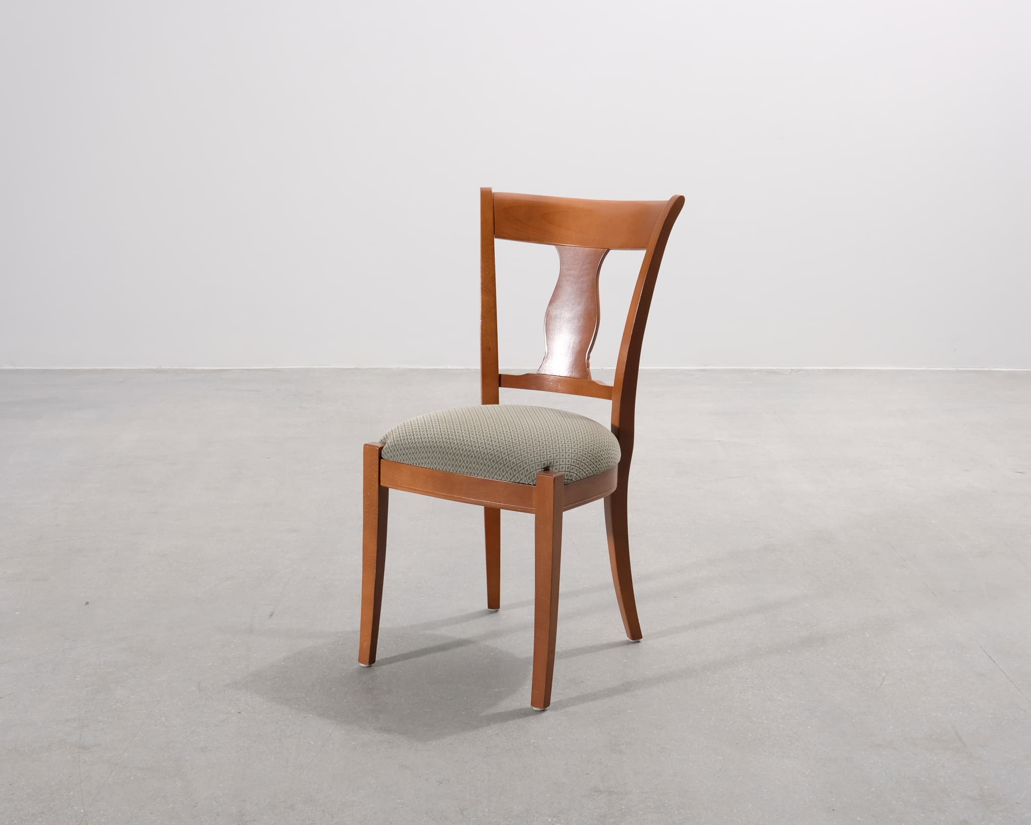 Ruokatuoli kangasistuimella