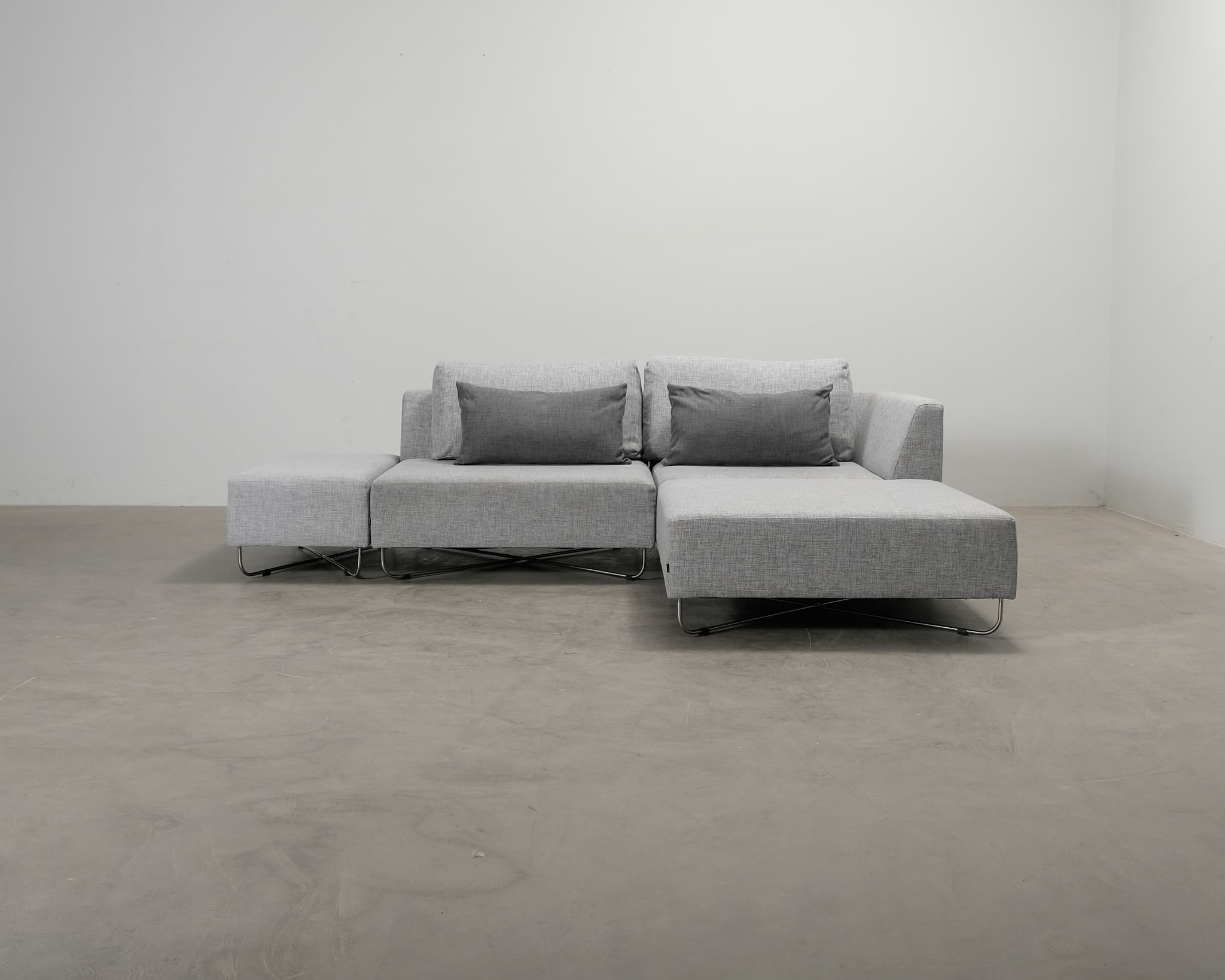 Bolia Orlando 3-istuttava kulmasohva divaanilla harmaa – Bolia