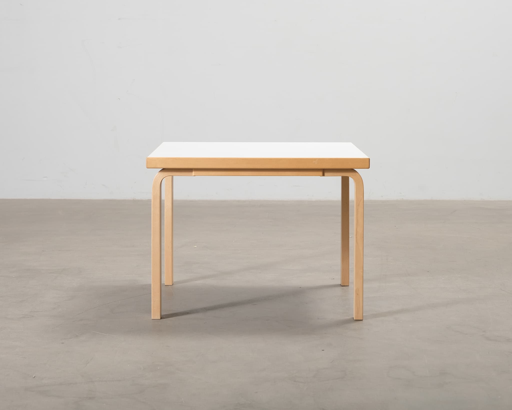 Artek lastenpöytä 120 x 75 cm valkoinen laminaatti – Artek