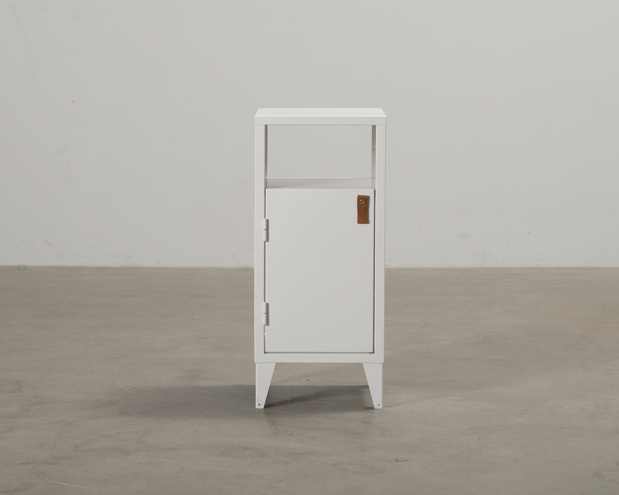 FeelDesign Plate yöpöytä valkoinen