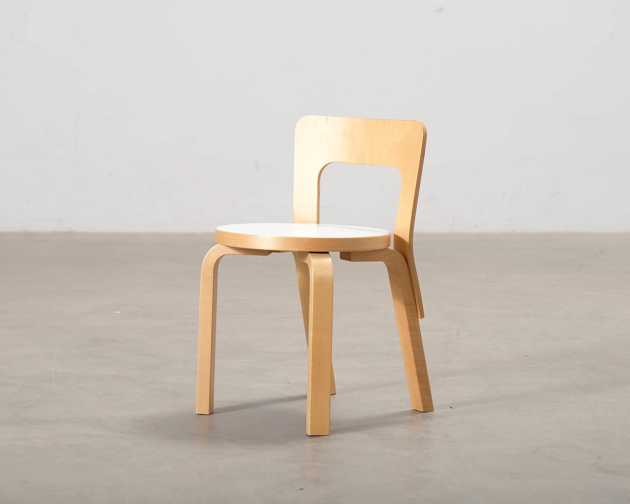 Artek 65N lastentuoli koivu / valkoinen laminaatti