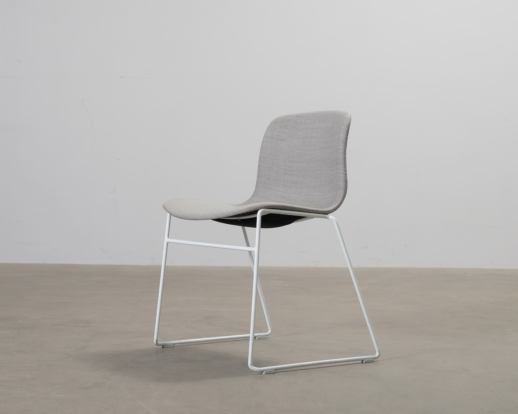 Hay AAC 09 tuoli harmaa / valkoinen – HAY