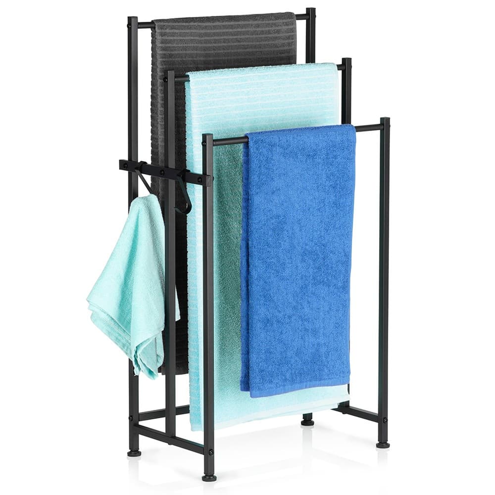 Musta metallinen seisova pyyheteline