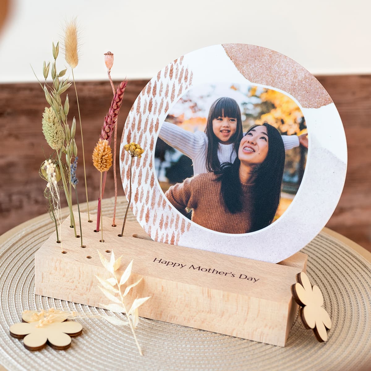 smartphoto Puinen pidike painatuksella, kuivakukilla ja pyöristetyllä kortilla – smartphoto