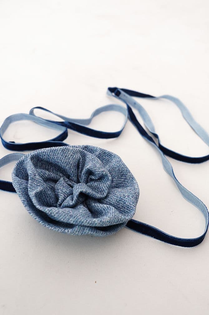 Ornamental Rose Necklace Blue – ANGELL