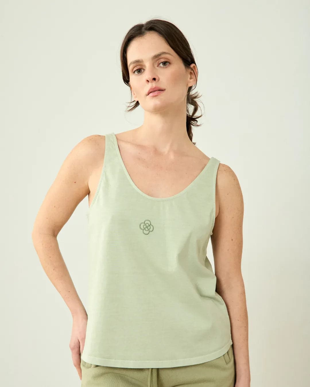 Tank Toppi Vihreä – CLOTSY BRAND