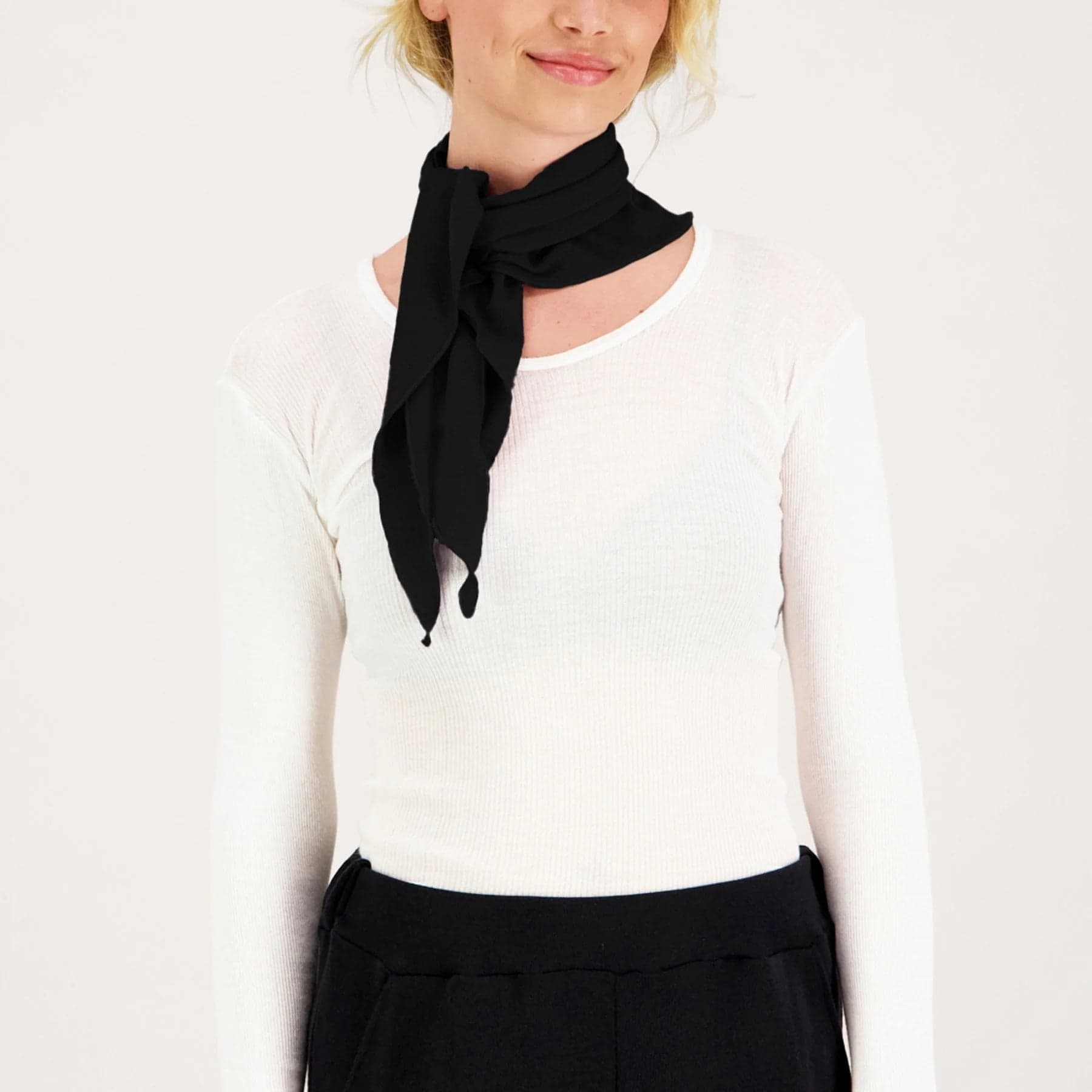 Kaiho Triangle Scarf Black – Tam Silk