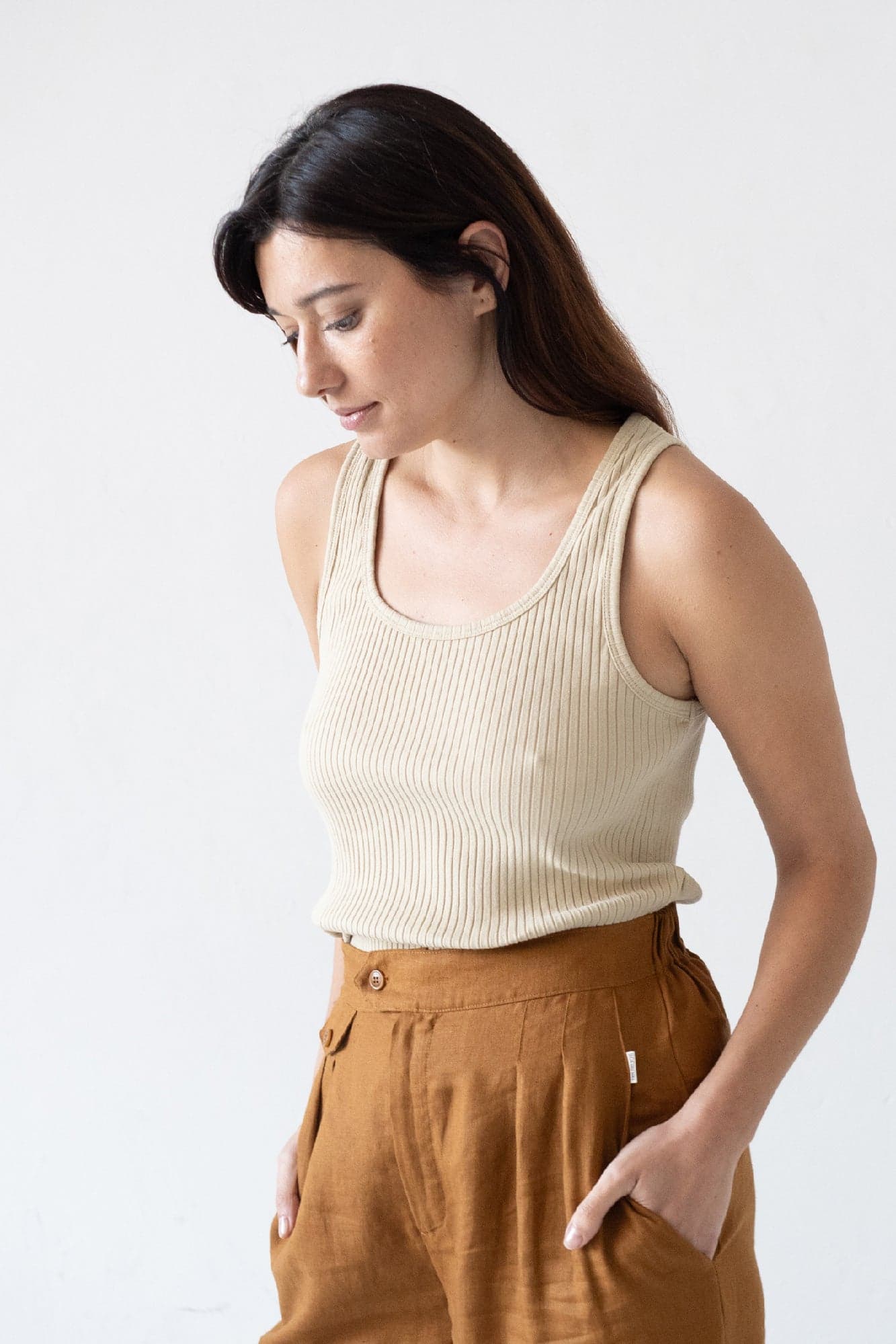 Bonnie Ribbed Tank Top Khaki – TIRALAHILACHA