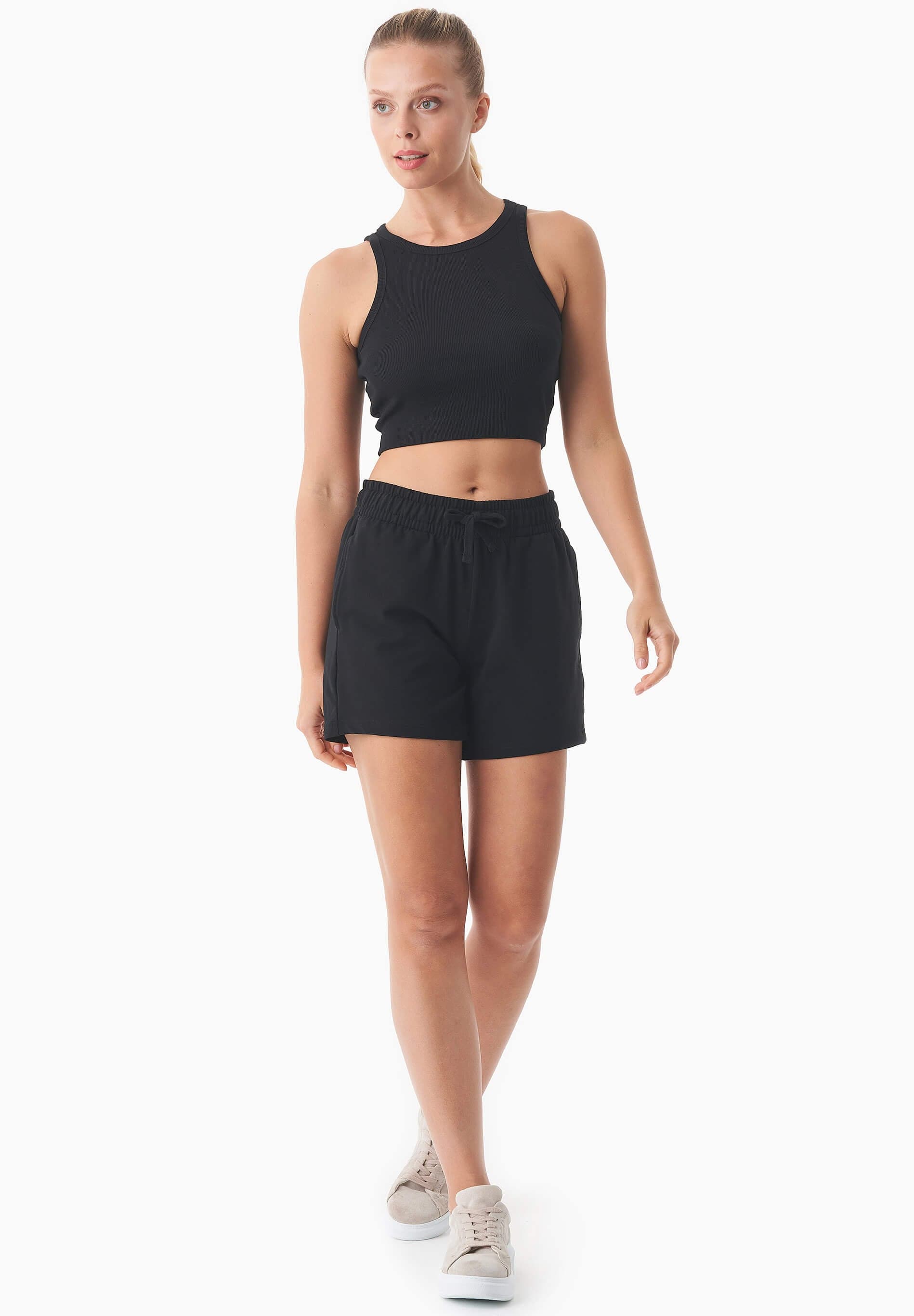 Sabbrina Collegeshortsit Musta – ORGANICATION