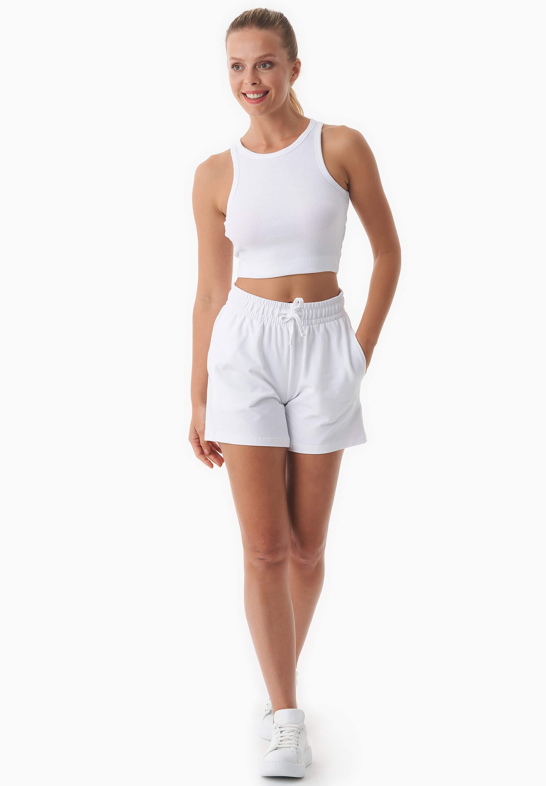 Sabbrina Collegeshortsit Valkoinen – ORGANICATION