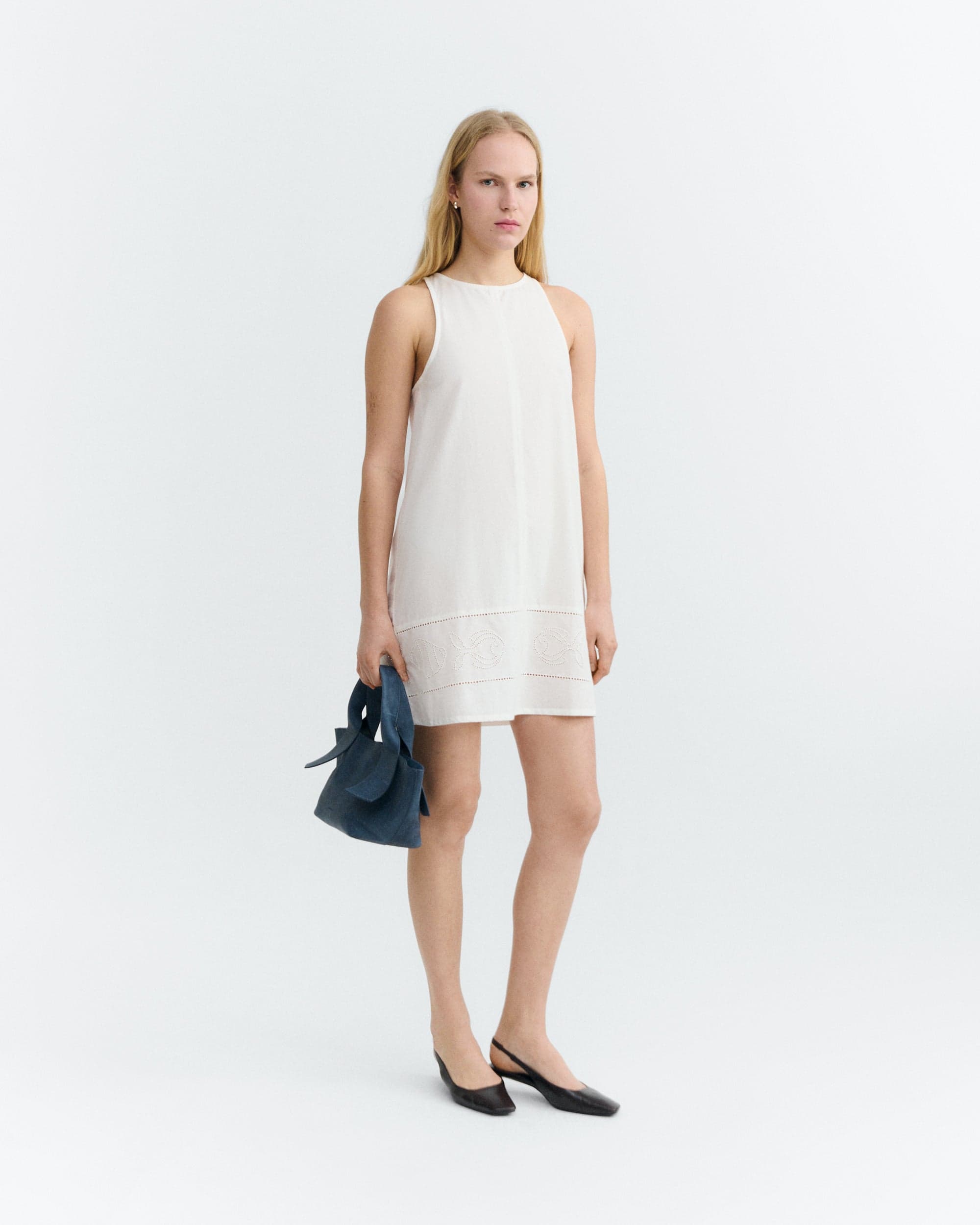 Aniela Mekko Valkoinen Embroidered – Thinking MU