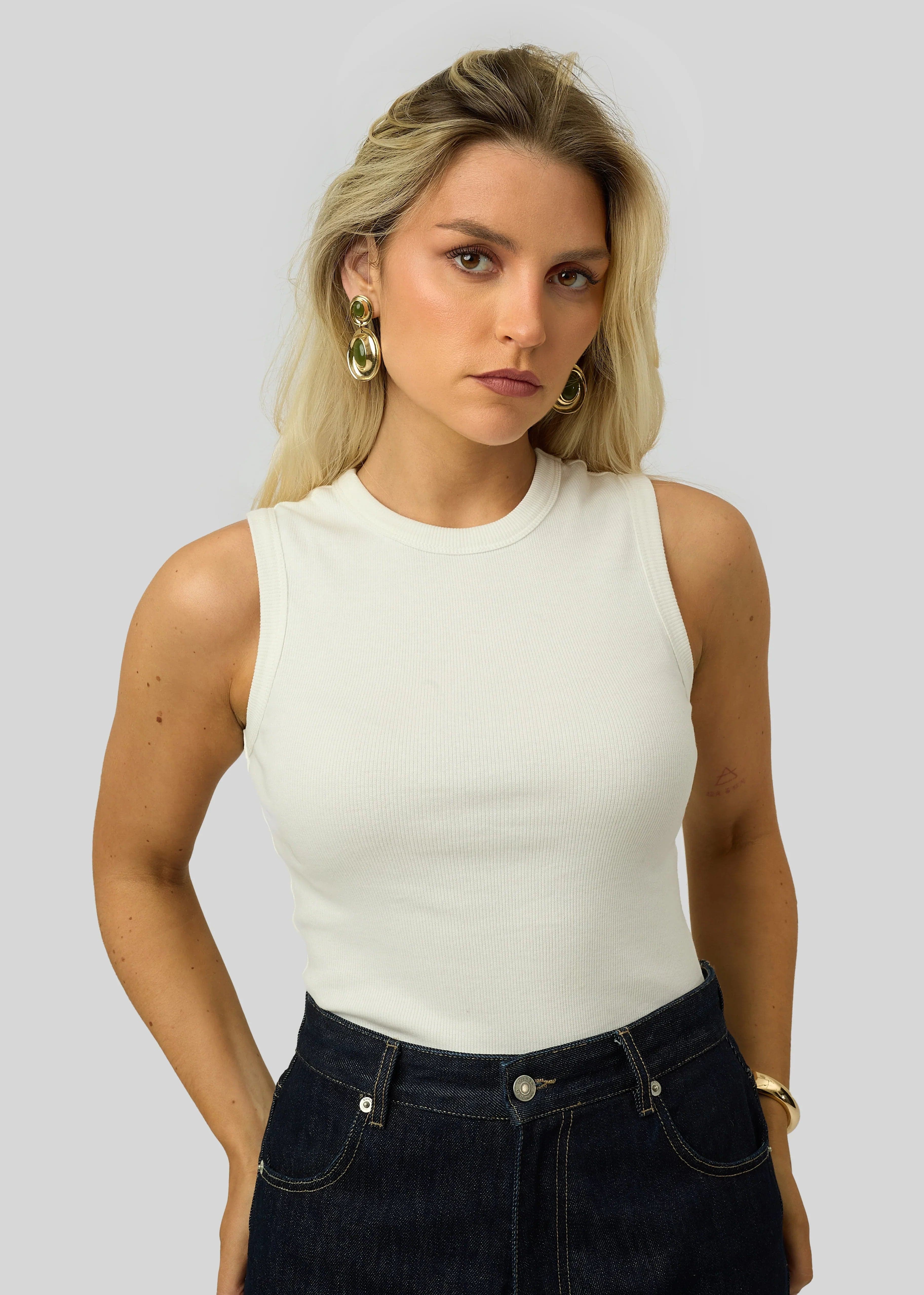 Kurt High-Neck Tank Top White – GUAJA.