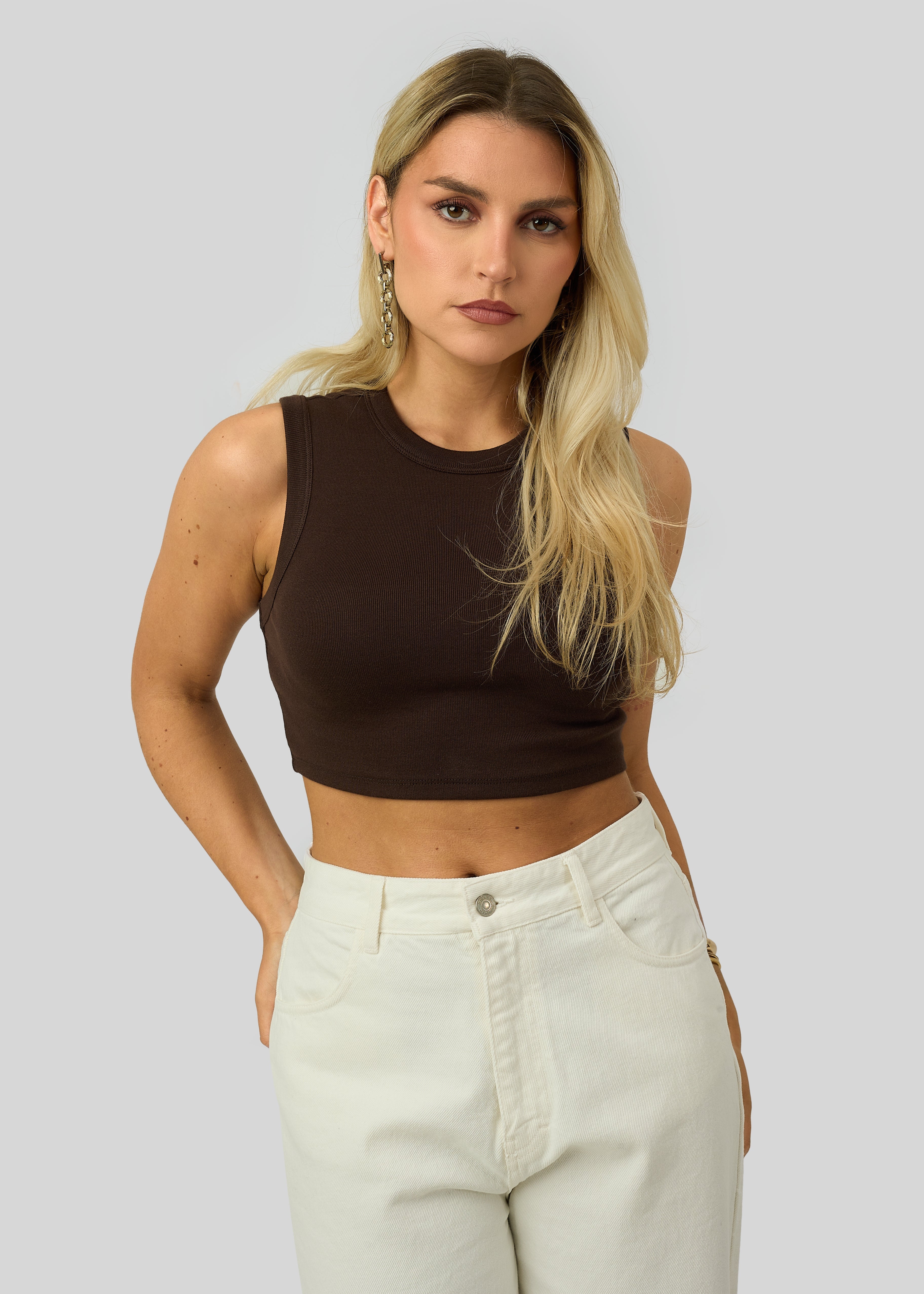 Kurt High-Neck Cropped Tank Top Brown – GUAJA.