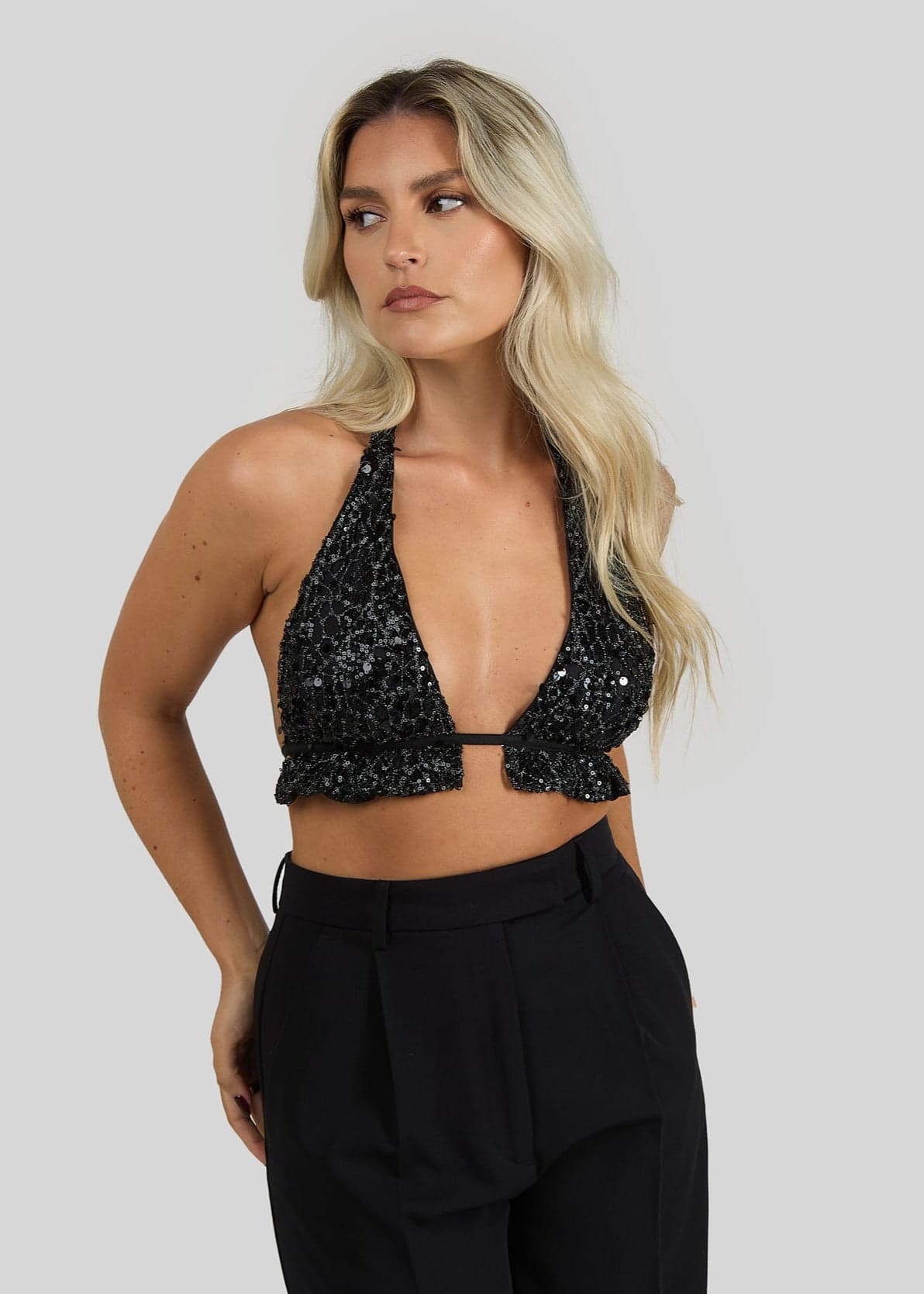 Bindi Sequins Halter Toppi – GUAJA.