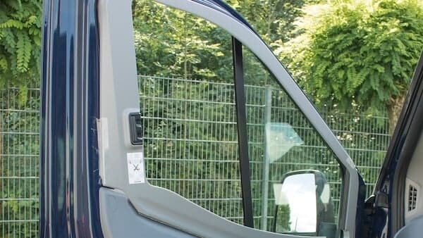 Sivuikkunan pimennysverho Ford Transit (2019➟) vasen, Remis – Remis
