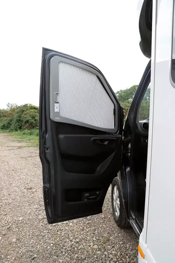 Sivuikkunan pimennysverho vasen Mercedes-Benz Sprinter (2019➟), Remis – Remis
