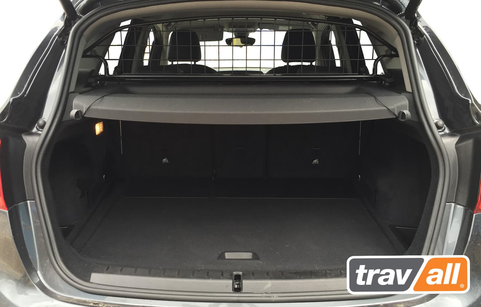 Koiraverkko autoon - BMW 2-sarja Active Tourer (2014-2021), Travall – Travall