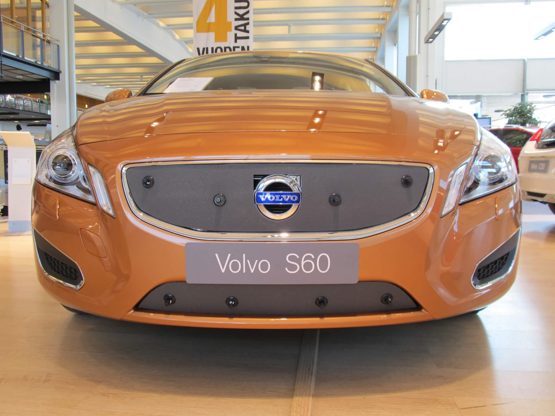 Maskisuoja Volvo S60/V60 (2010-2013), täysin avoin jäähdyttimen säleikkö, Tammer-Suoja – Tammers