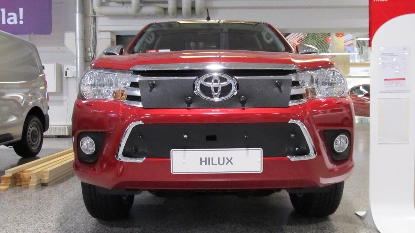 Maskisuoja Toyota Hilux (2016-2020), Tammer-Suoja – Tammers