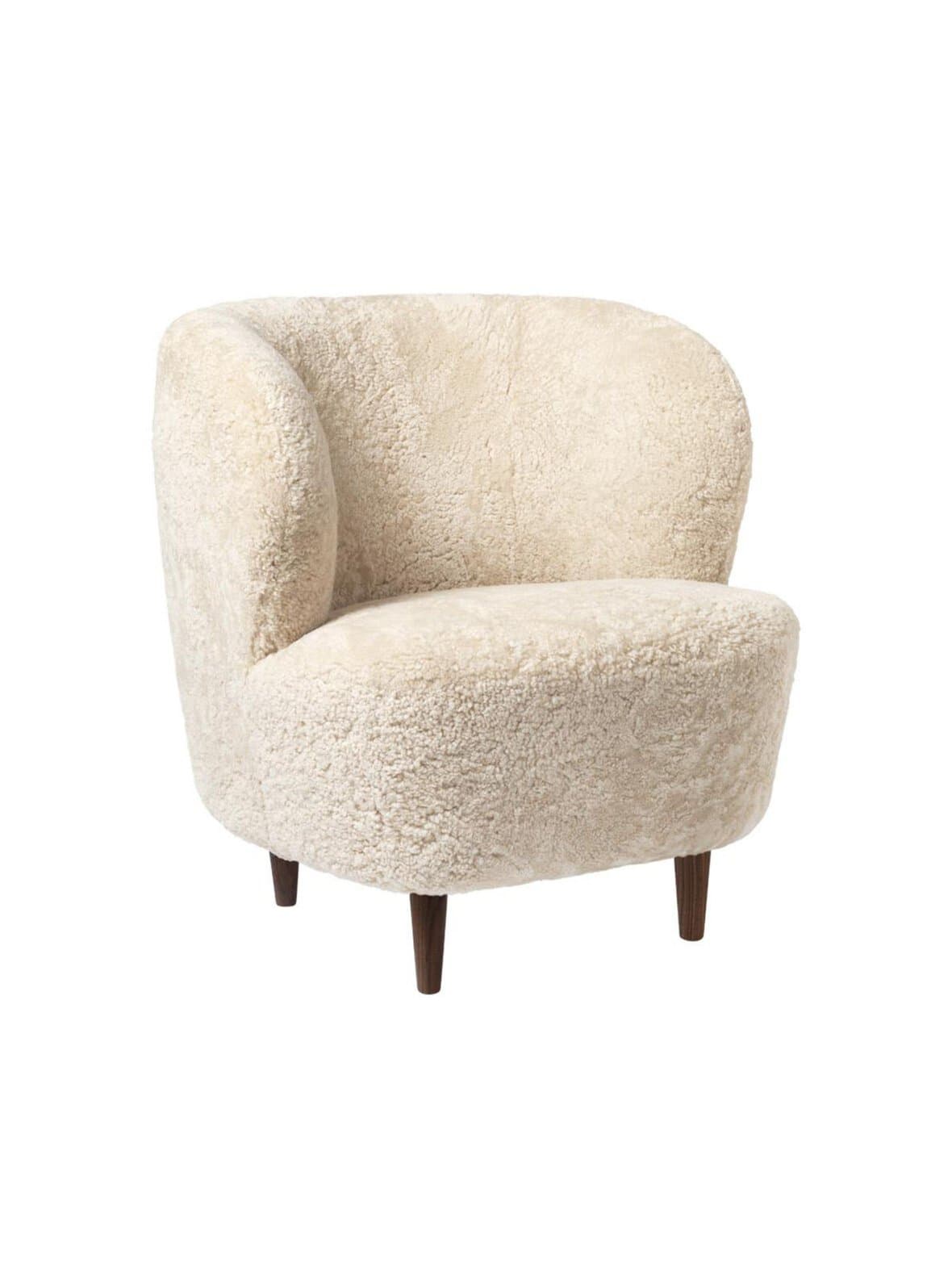 Stay-nojatuoli moonlight-lampaantalja / pähkinä – GUBI