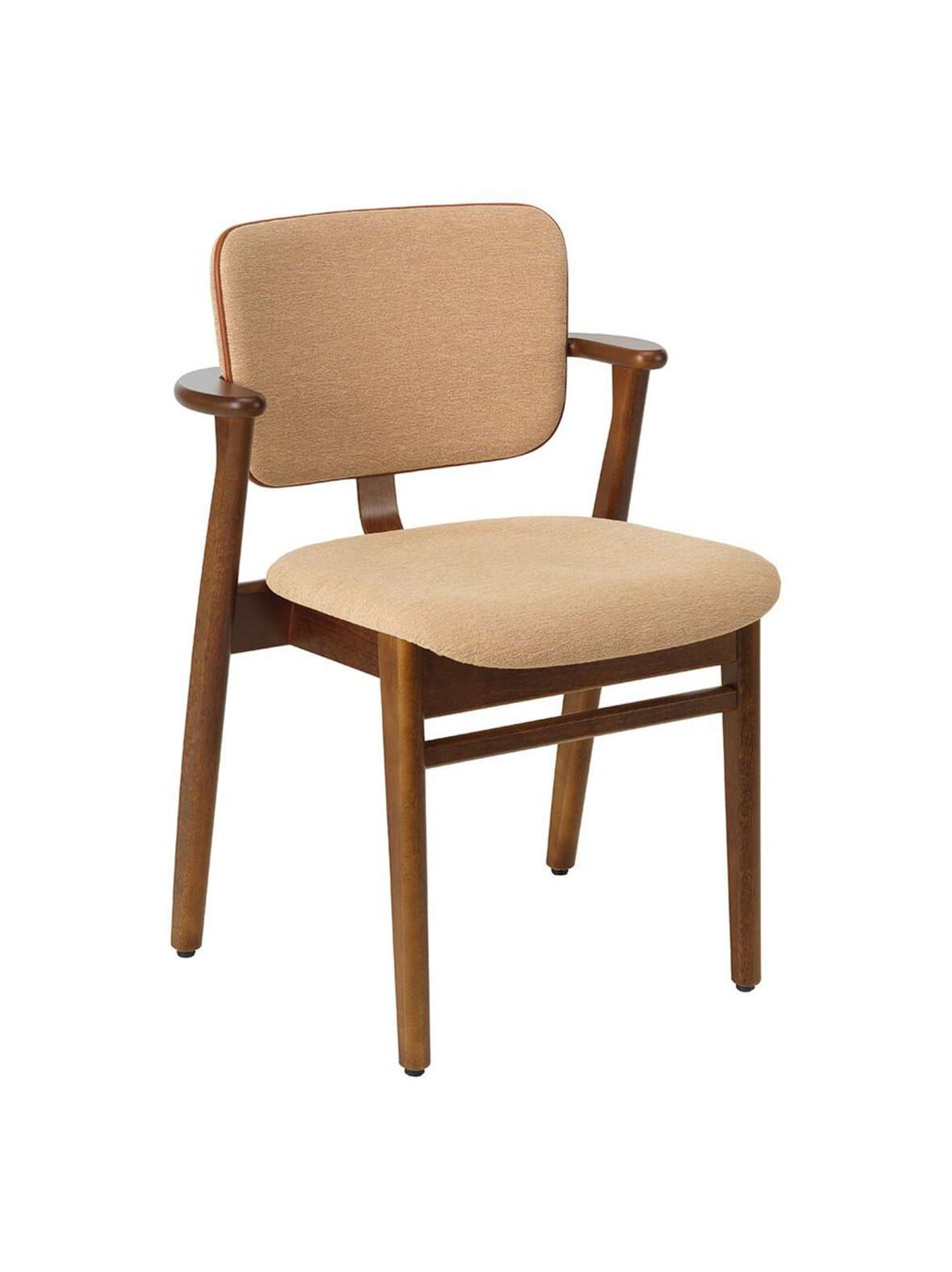 Domus-tuoli istuin- ja selkänojaverhoiltu wow re -kangas beige-pink / petsattu pähkinä – Artek