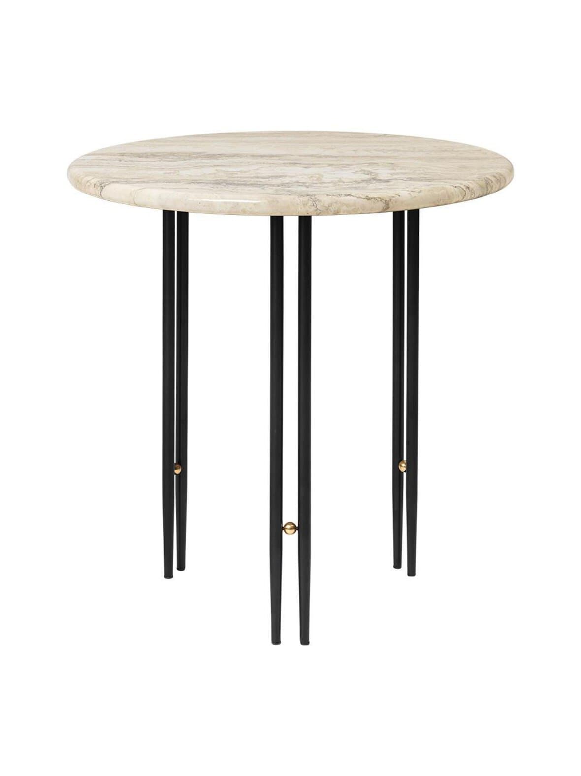 Ioi -sivupöytä beige travertiini / musta ⌀ 50 cm – GUBI