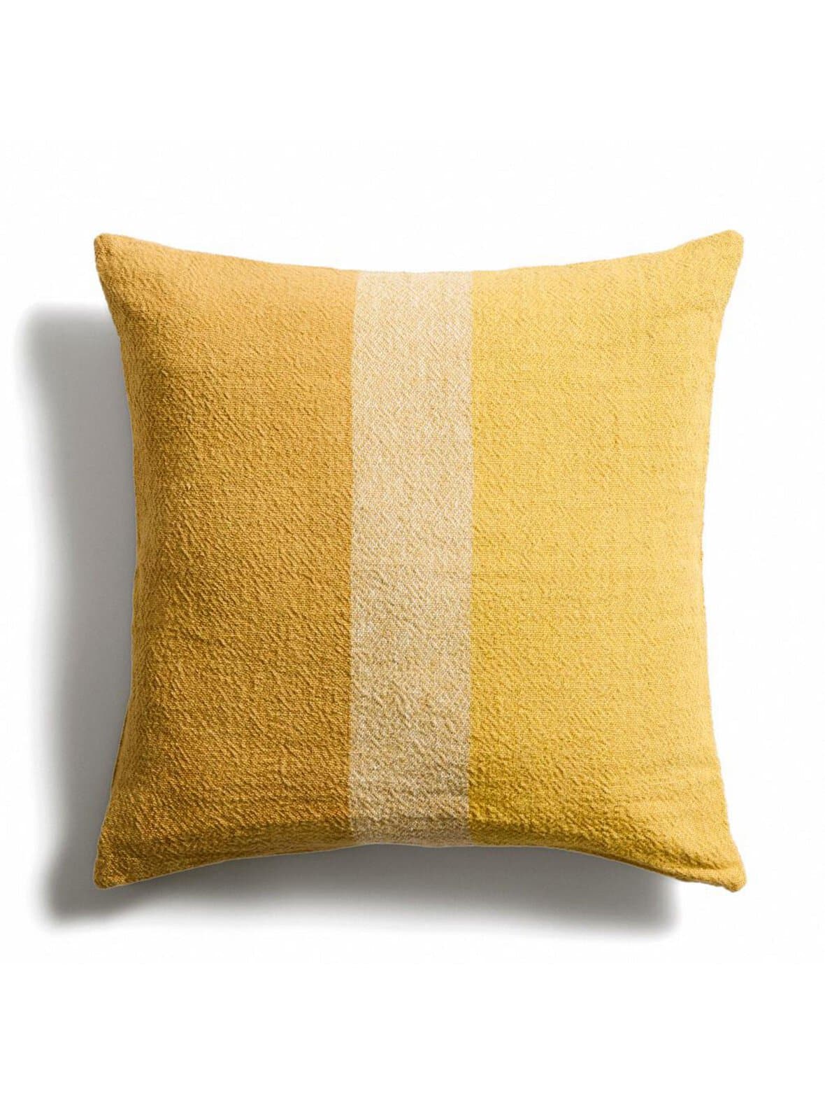 Nurei-tyynynpäällinen keltainen 50 x 50 cm – Kave Home