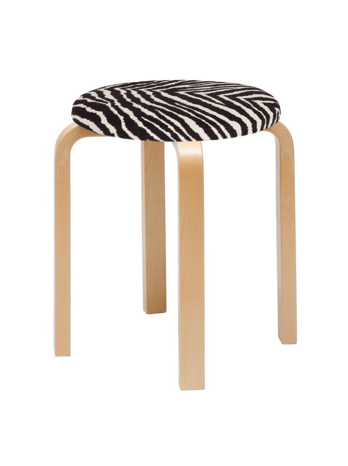 Jakkara e60 koottu koivu/zebra-kangasverhoilu – Artek