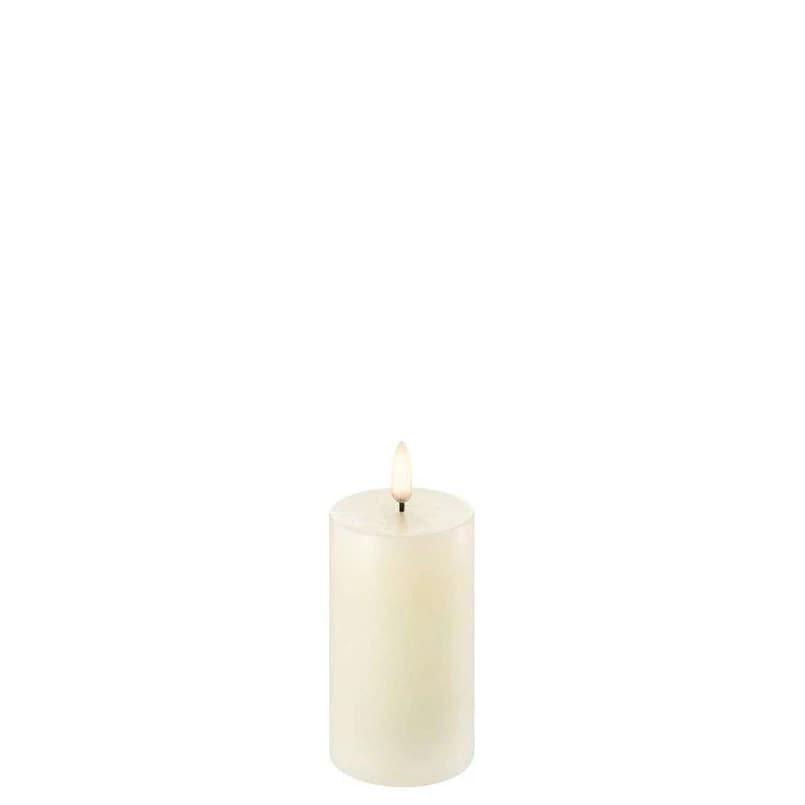 Uyuni Lighting - Pilarikynttilä LED 5,8x10 cm Ivory – Uyuni Lighting