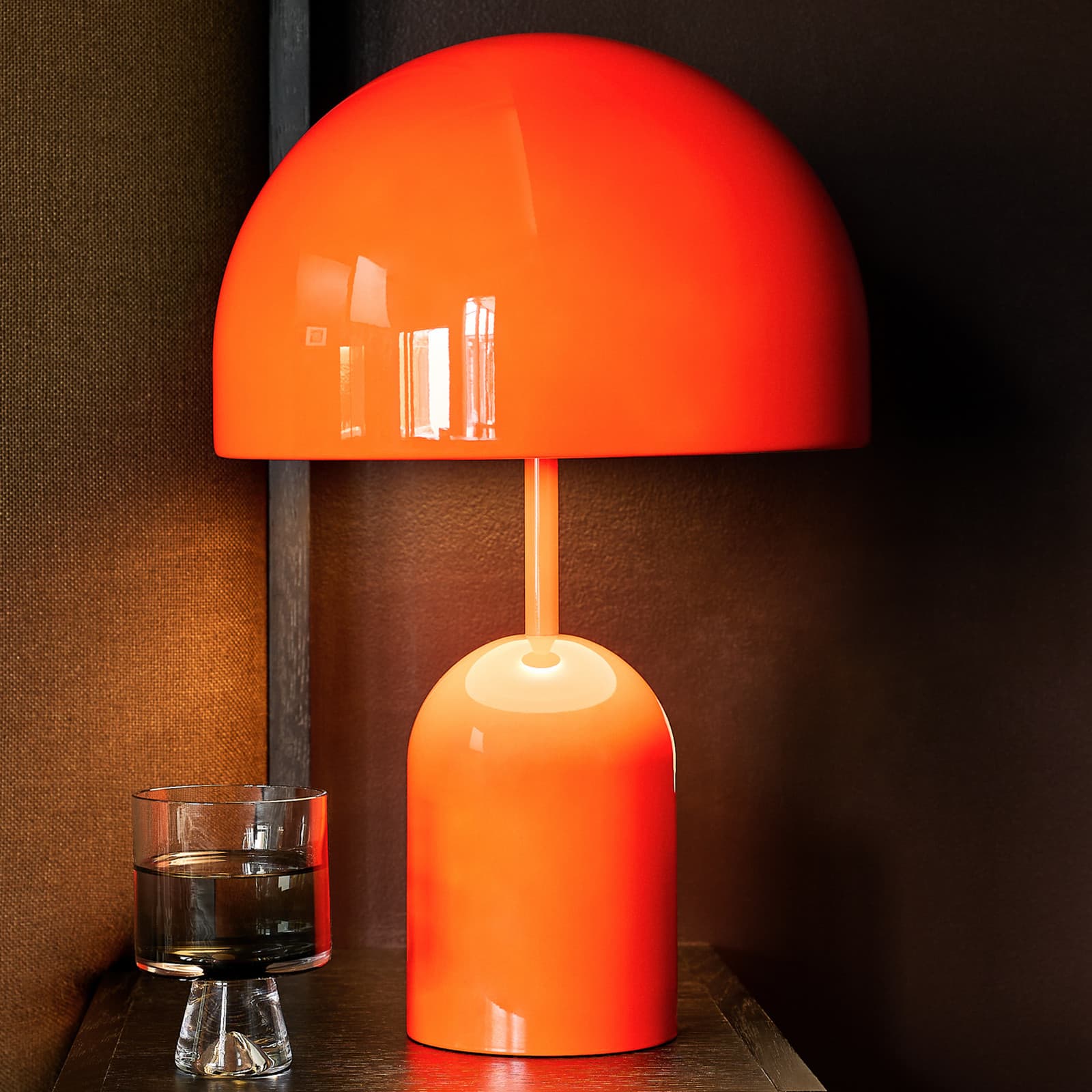Bell pöytävalaisin H42,5 punainen Tom Dixon - Olohuone - Design - Metalli - Varjostimella – Tom Dixon