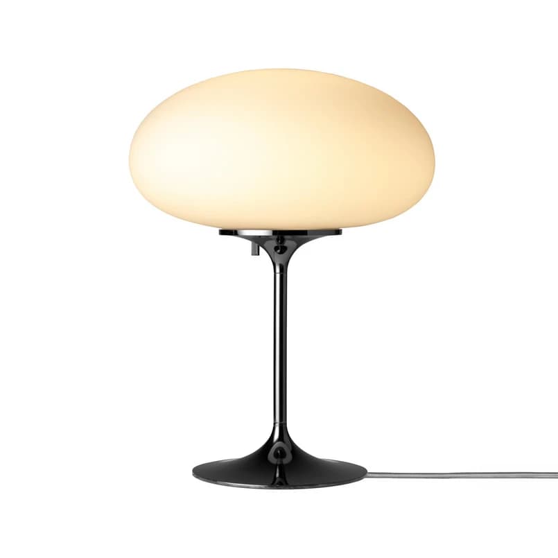 GUBI - Stemlite pöytävalaisin, musta-kromi, korkeus 42 cm, himmennettävä – GUBI