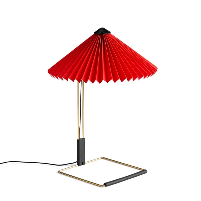 HAY - Matin LED-pöytälamppu, kirkkaanpunainen/messinki, korkeus 38 cm – HAY