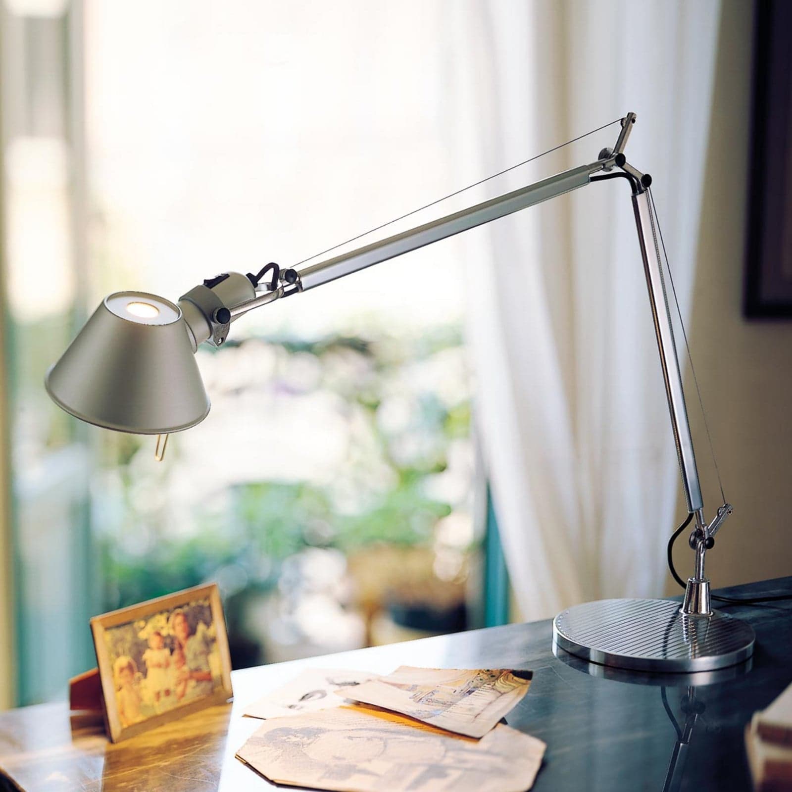 Tolomeo Pöytävalaisin LED Alu w/Alu Jalka Artemide - Työhuone / toimisto - Design - Metalli - Yksilamppuinen – Artemide