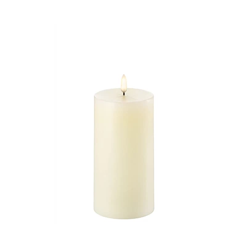Uyuni Lighting - Pilarikynttilä LED 7,8x15 cm Ivory – Uyuni Lighting