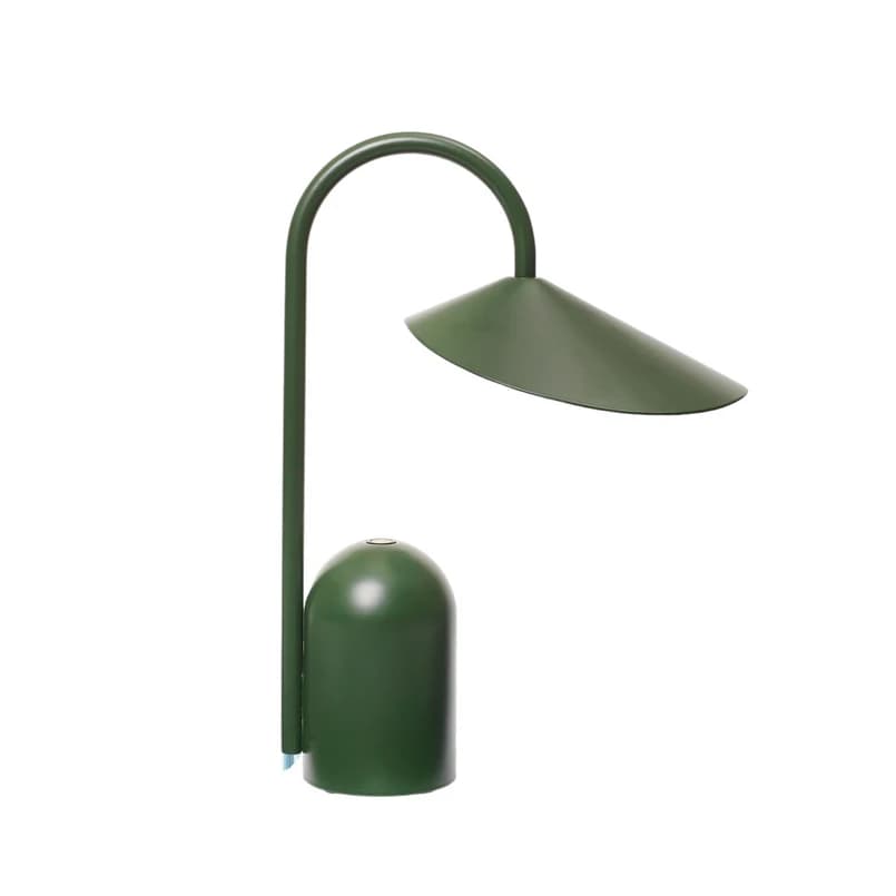 ferm LIVING - Arum Portable Pöytävalaisin IP44 Grass Green – ferm LIVING
