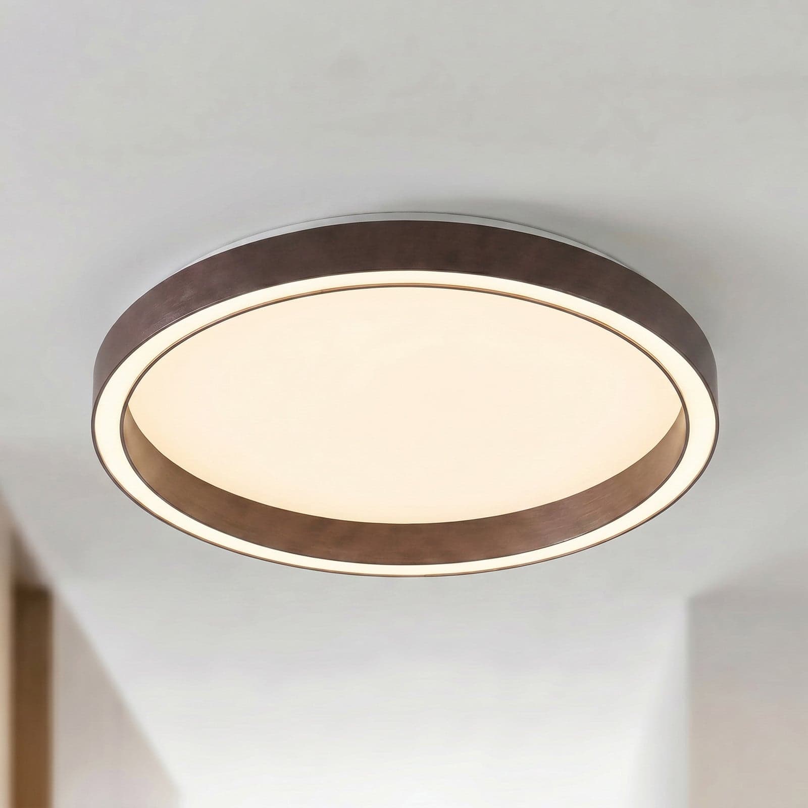 Rotundo LED-kattovalaisin, ruskea, himmennettävä, halkaisija 40 cm – Lucande - Olohuone - Moderni - Muovi - Yksilamppuinen – Lucande