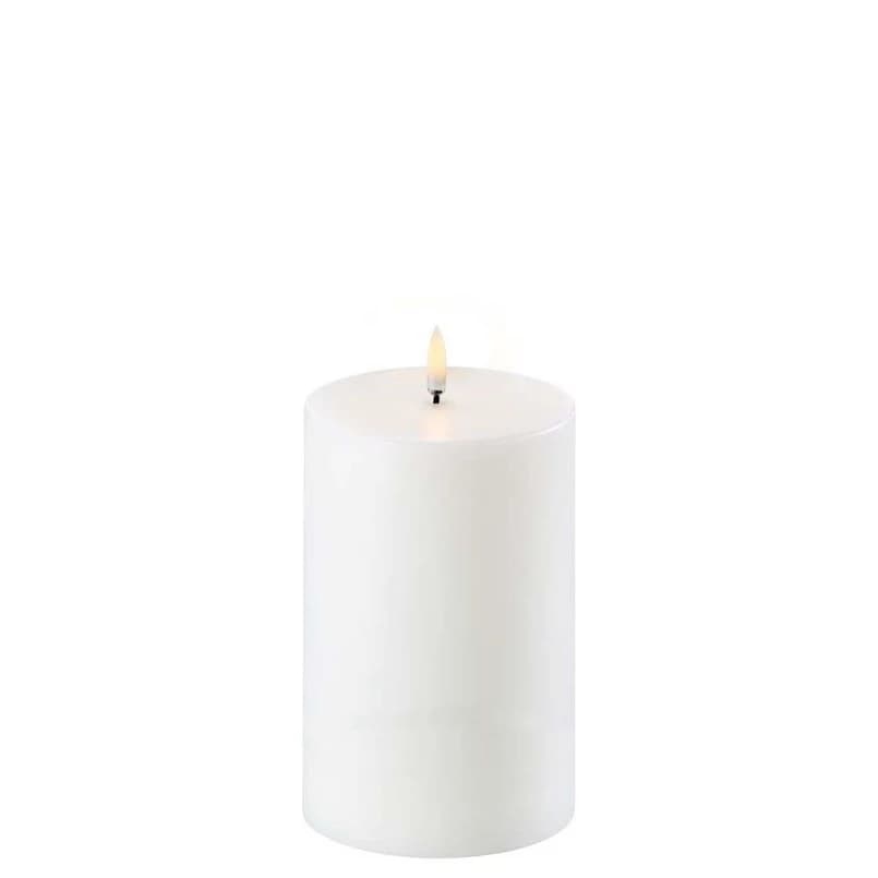 Uyuni Lighting - Pilarikynttilä LED 10,1x15 cm Nordic White – Piffany Copenhagen