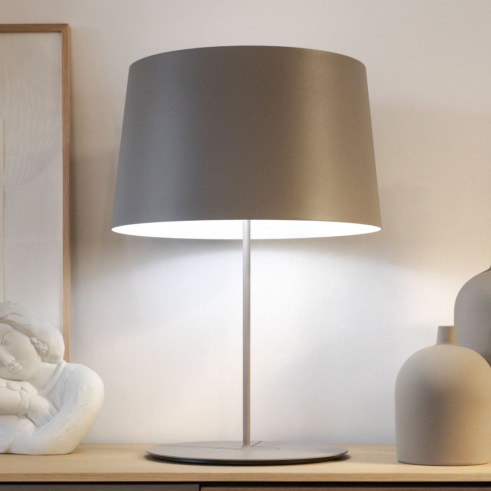 Warm 4901 pöytävalaisin, beige, Ø 42 cm Vibia - Olohuone - Moderni - Metalli - Varjostimella – Vibia