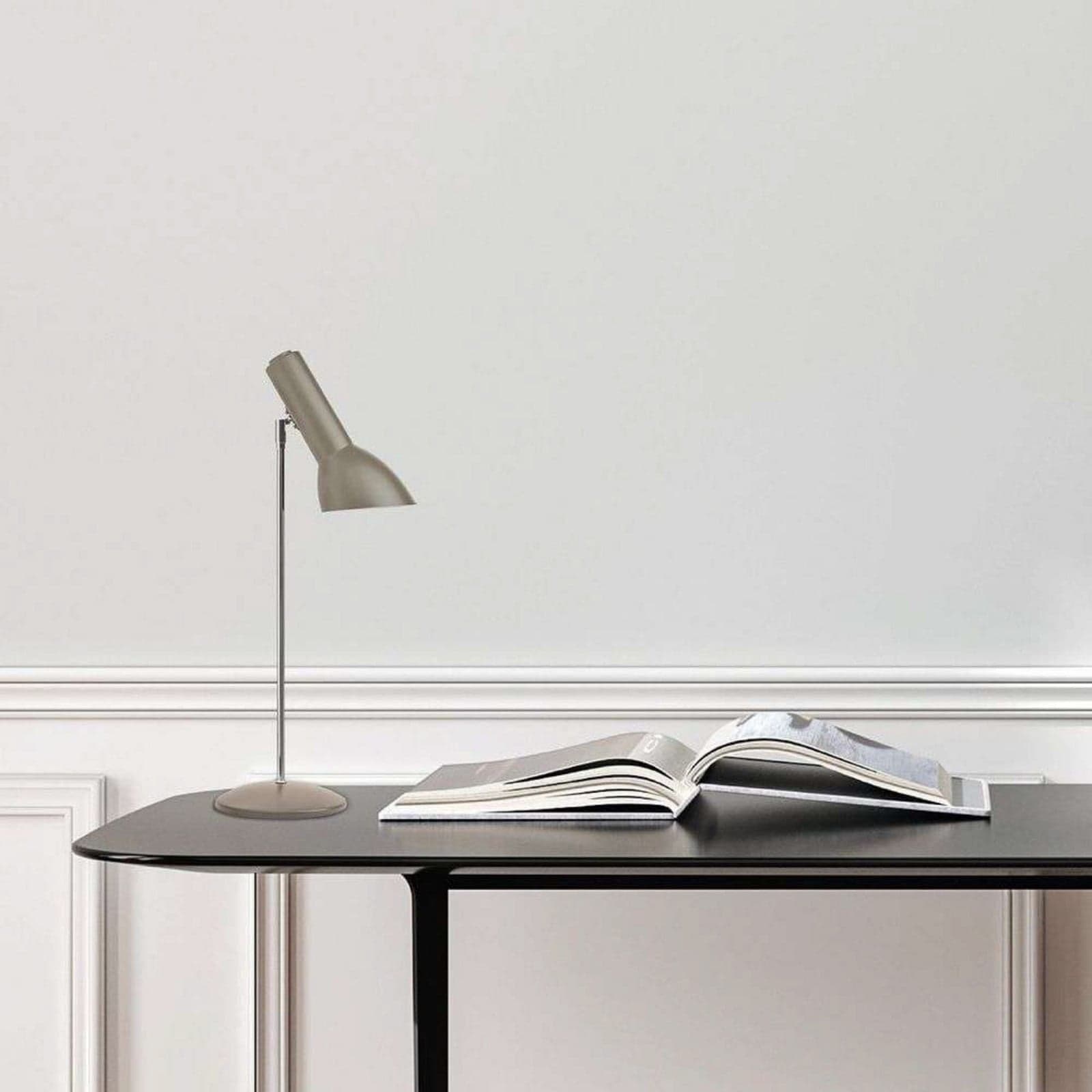 Oblique Pöytävalaisin Chrome/Sand CPH Lighting - Olohuone - Alumiini – CPH Lighting