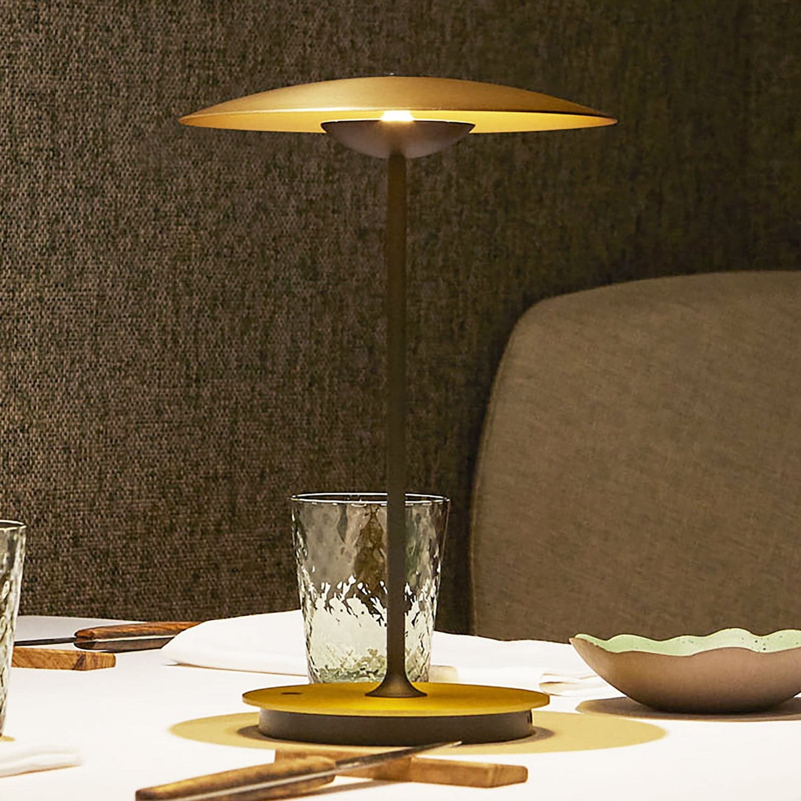 Ginger LED-akkupöytävalaisin, alumiini, messinki, himmennettävä MARSET - Olohuone - Design - Metalli - Varjostimella – MARSET