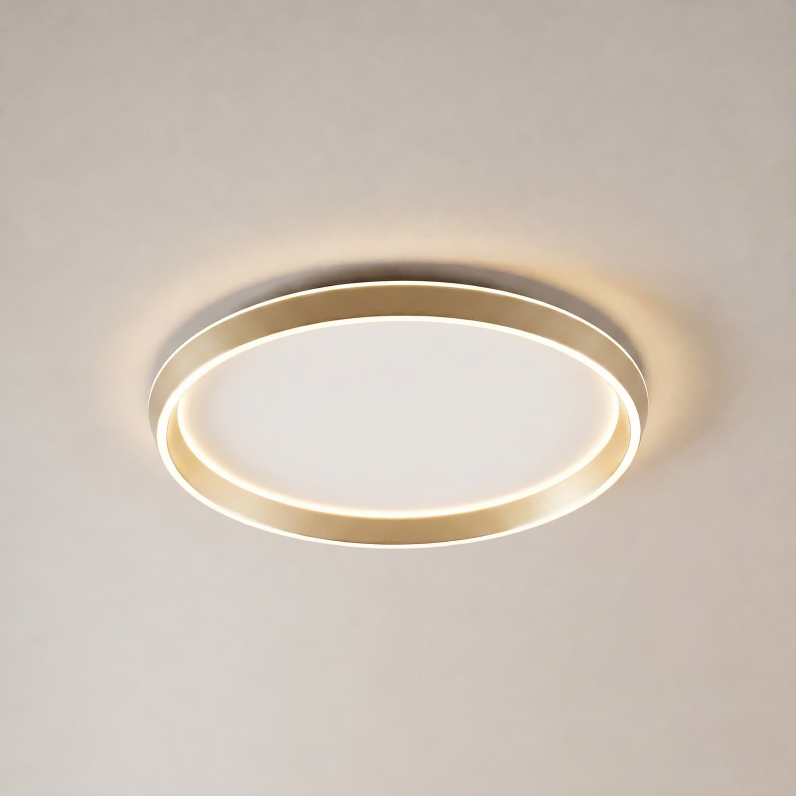 Rylan LED-kattovalaisin, Ø 62 cm, messinki, CCT, himmennettävä – Lucande - Olohuone - Moderni - Metalli - Yksilamppuinen – Lucande