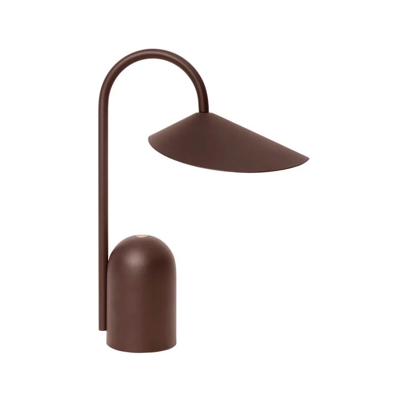ferm LIVING - Arum kannettava pöytävalaisin, tummanruskea, IP44 – ferm LIVING