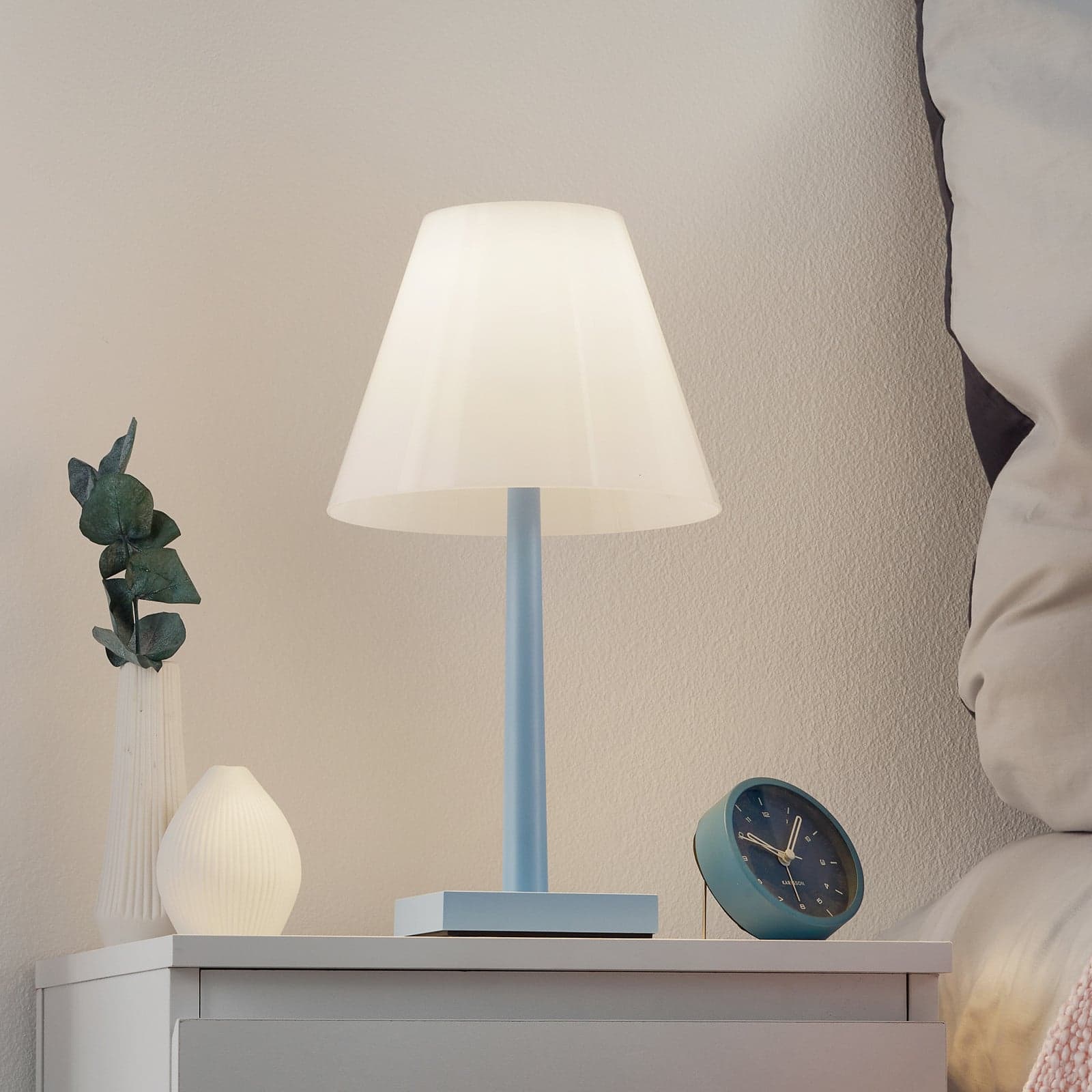 Dina+ Portable Pöytävalaisin Light Blue Rotaliana - Olohuone - Design - Metalli - Varjostimella – Rotaliana