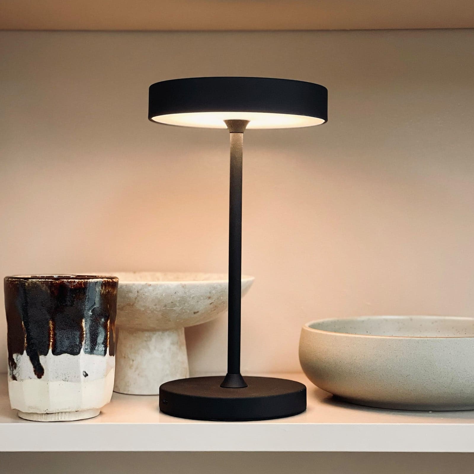 Starlight LED-pöytälamppu, korkeus 26 cm, metalli Dyberg Larsen - Olohuone - Design - Varjostimella – Dyberg Larsen
