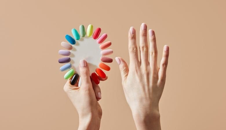 Käsien parafiinihoito + manikyyri geelilakkauksella | -44 % | Helsinki, Kamppi - Käsien parafiinihoito + manikyyri geelilakkauksella